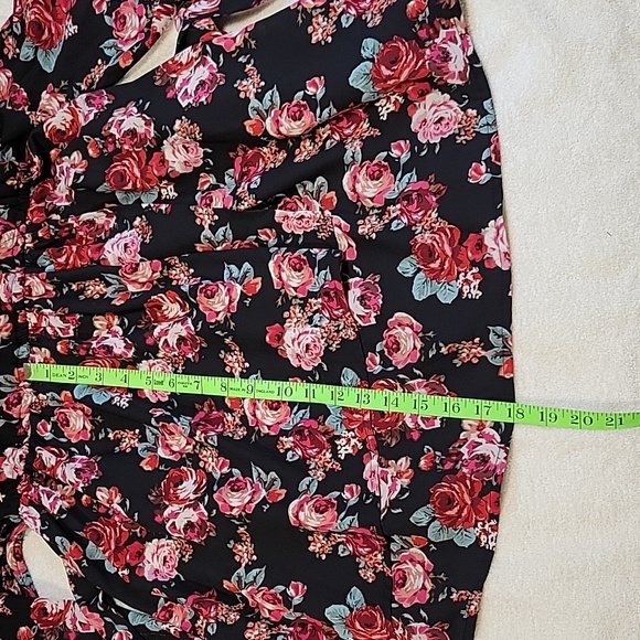 Cold shoulder halter dress - NWOT - Picture 10 of 13